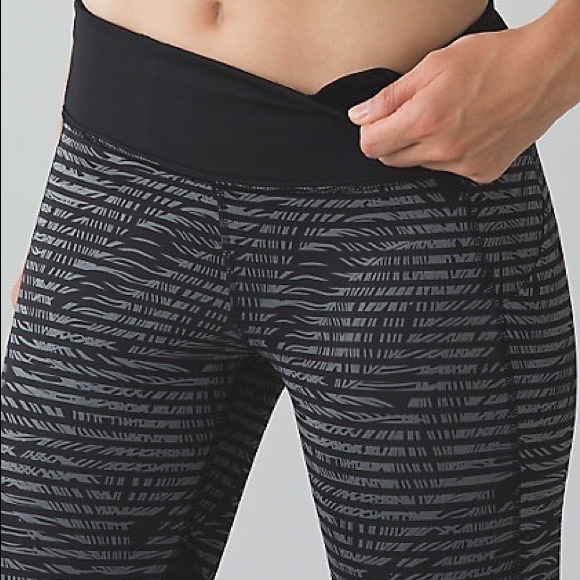 Lululemon feather print crops - Picture 1 of 12